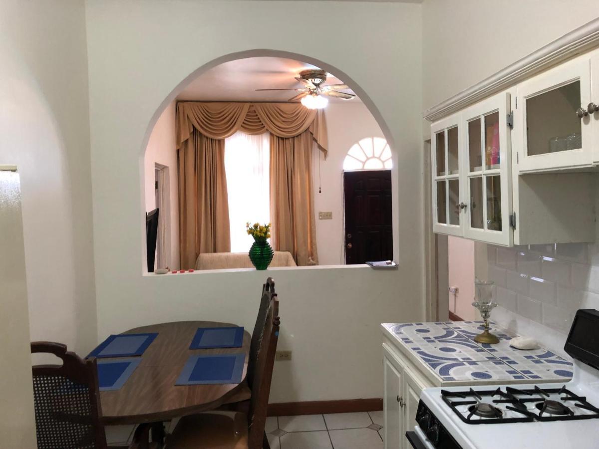 Goldenview Guesthouse Ocho Rios Zewnętrze zdjęcie