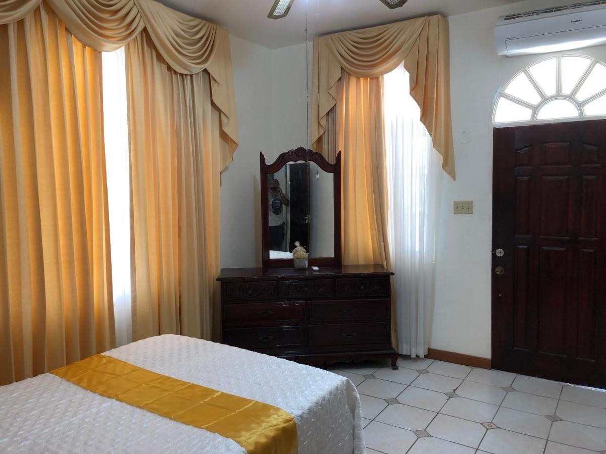 Goldenview Guesthouse Ocho Rios Zewnętrze zdjęcie